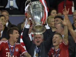 Heynckes es el décimo noveno técnico en en ganar el  trofeo más de una vez. AP /