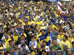 El costo de los boletos revendidos va de los dos mil a los cinco mil pesos; la pasión de muchos le permite pagarlo. NTX /