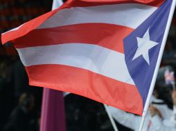 La aparición de la bandera boricua en latas de cerveza para promocionar un desfile ha indignado a la comunidad hispana de NY. ARCHIVO /