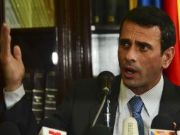 Capriles indica que ésta es la primera de una serie de visitas que tiene previstas a otros países como Perú, Brasil y México. AFP /