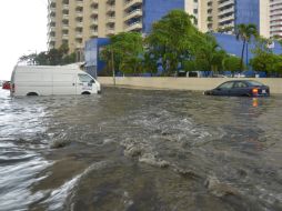''Bárbara'' ha afectado con inundaciones el puerto de Acapulco. EFE /
