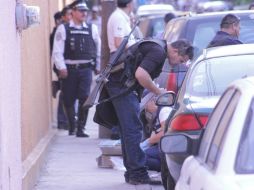 Autoridades acudieron al lugar para iniciar con las investigaciones del caso.  /