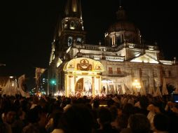 Más de cuatro mil personas se dan cita para llegar a la Catedral y celebrar el Corpus Christi.  /