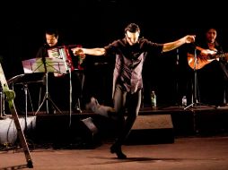 Con música de Egipto, Rusia, Turquía y España deleitó al público la agrupación gitana. NTX /