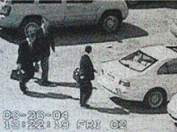 Los pixeles de las imágenes se convierten en puntos de pintura acrílica. ESPECIAL /