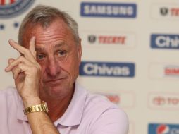 Johan Cruyff, lamenta que no continuar en Guadalajara y asegura que el equipo cuenta con una dirigencia que no sabe de futbol. ARCHIVO /