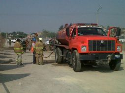 Los trabajos para reparar el tubo dañado que causa la fuga duran alrededor de dos horas.  /