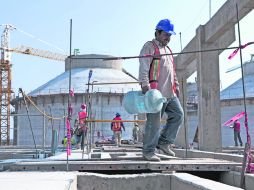 Macroplanta. Trabajadores realizan labores para que Agua Prieta esté concluida en el plazo estimado por las autoridades. EL INFORMADOR /