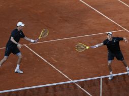 Los gemelos buscan ganar por segunda ocasión en Roland Garros. AP /