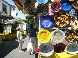 Habrá artículos como baúles, nacimientos, muebles, vitrales, artículos de decoración, ropa, equipales, por mencionar algunos. ARCHIVO /