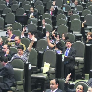 Analizan sancionar a quienes incumplan derecho de réplica