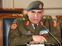 Yusef al-Mangush durante una rueda de prensa antes de su dimisión. ARCHIVO /