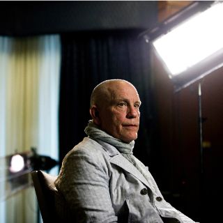 John Malkovich salva la vida de un hombre