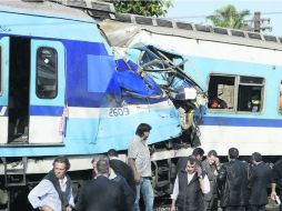 Las autoridades realizaban las investigaciones para precisar las causas del siniestro. AP /