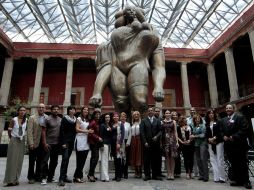 Grupo de artístas plasticos que representarán a México. NTX /