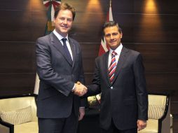 El viceprimer ministro británico, Nick Clegg (i), junto al Presidente de México, Enrique Peña Nieto (d). EFE /