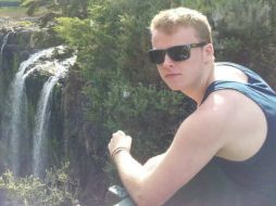 Tom Stilwell, de 20 años, saldrá hoy mismo de la unidad de cuidados intensivos. ESPECIAL /