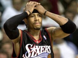 Iverson es acusado de dar un mal ejemplo a los niños por su ex pareja, quien asegura bebe frente a ellos. ARCHIVO /