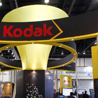 Kodak acuerda con tres bancos créditos de hasta 895 MDD
