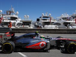 Sergio Pérez busca empezar a tener buenos resultados a bordo del McLaren. AP /