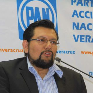 Queman camionetas del PAN en Veracruz