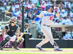 Adrián González disparó un cuadrangular solitario en la novena entrada, con el cual los Dodgers tomaron ventaja de 2-1. AP /
