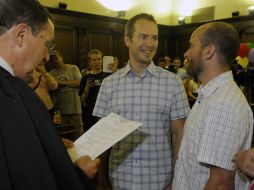 En el 2004 San Francisco llevó a cabo los primeros matrimonios entre homosexuales y lesbianas en el país. ARCHIVO /