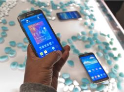 Físicamente la carcasa es más gruesa y resistente, pero mantiene el estilo que ha caracterizado al Galalxy. ARCHIVO /