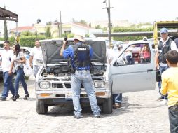 En el operativo realizado por la FGE el domingo pasado, se aseguraron  ocho vehículos y seis personas fueron presentadas ante el MP. ARCHIVO /