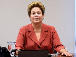 Esta semana, Rousseff se reunirá con líderes políticos, incluso de la oposición, para definir las consultas que serán hechas. AFP /