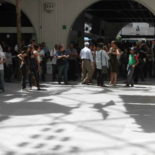 Prolongan la exhibición ''Teatrines y Bataclanas''