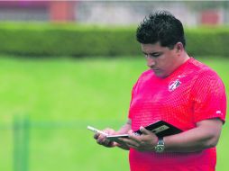 El timonel de los Zorros, Omar Asad, acepta que sabe muy poco de su rival de hoy en la Copa Jalisco 2013, Estudiantes Tecos. MEXSPORT /