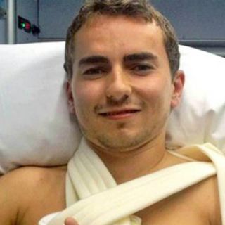 Lorenzo es operado de la clavícula con éxito