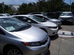 En total se inscribieron ayer 141 personas, participaron 70 y 39 se adjudicaron vehículos. EL INFORMADOR /