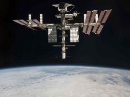 Un pequeño trozo de basura espacial podría afectar a la EEI o los astronautas que la habitan. ARCHIVO /