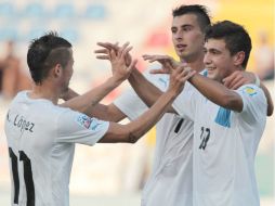 Los uruguayos triunfaron 4-0 a los uzbekos mientras que Croacia venció por un tanto a Nueva Zelanda 2-1. EFE /
