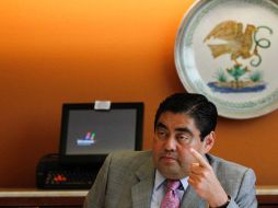 Miguel Barbosa recordó que el PRD es el único que ha puesto sobre la mesa una propuesta en materia energética. ARCHIVO /