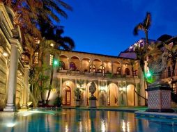 La mansión Versace, otrora opulenta, ha caído en la decadencia y el descuido debido al juicio que la involucra. ARCHIVO /