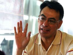 El poeta mexicano, Luis Armenta Malpica, figura entre los invitados al XIII Festival Internacional de Poesía. ARCHIVO /