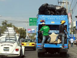 El temor a las jeringas, vidrios u otros objetos es constante entre quienes realizan esta labor. ARCHIVO /