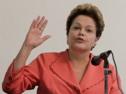 Rousseff propuso un pacto con gobernadores y alcaldes para mejorar la calidad de la salud, la educación y el transporte públicos. ARCHIVO /