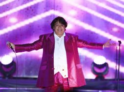 ''El divo de Juárez'' consiente a su público esta noche en el Auditorio Nacional. ARCHIVO /