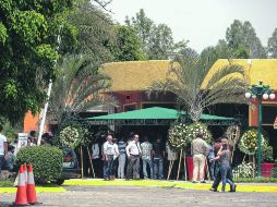 La despedida de Luis Antonio. Las capillas donde fueron velados los jóvenes se vieron abarrotadas por los asistentes. EL INFORMADOR /