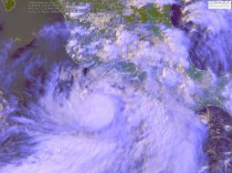 Imagen del Servicio Meteorológico Nacional de la tormenta tropical ''Erick'', que podría elevar su categoría a huracán este día. ESPECIAL /
