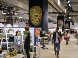 Los modelos, algunos de ellos mexicanos, no profesionales, llevaban prendas inspiradas en Frida Kahlo. EFE /