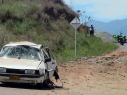 Dos cargas son activadas al paso de una patrulla cuando ésta acudía al llamado de un supuesto secuestro. AP /