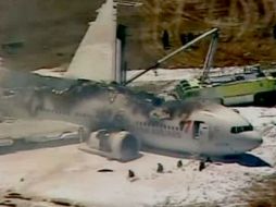 Un Boeing 777 de Asiana Airlines se incendió parcialmente tras aterrizar de emergenciaen el aeropuerto internacional de San Francisco. AFP /