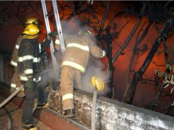 Según los progenitores del menor, el fuego pudo haber iniciado por una vela que dejaron encendida. ARCHIVO /