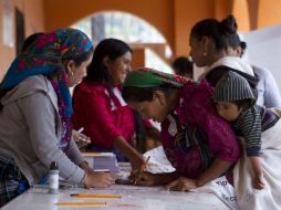 La comunidad Zapoteca de San Bartolomé Quialana, emite su voto en el estado mexicano de Oaxaca. NTX /