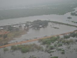 El último fin de semana un total de 900 familias damnificadas fueron asistidas por la crecida del río Paraguay. ESPECIAL /